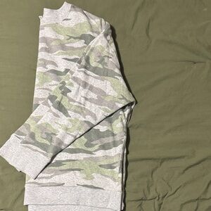 Time and Tru Camouflage Sweatshirt - Green and Gray